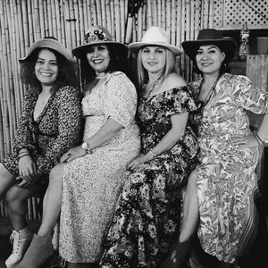 Meet your Posher, Delia